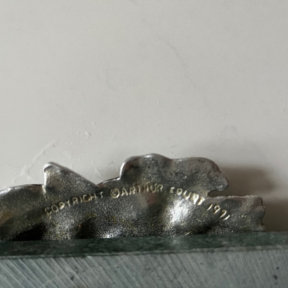 Arthur Court Green Marble Tray/Cheese Board with Silver Bunnies/Great for Easter - Picture 4 of 5